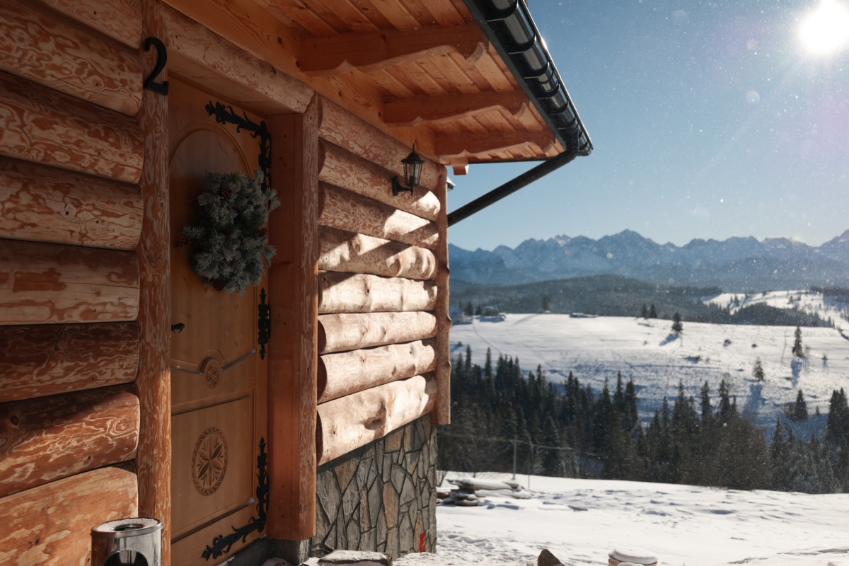Domki u Skowyrów widok zimą