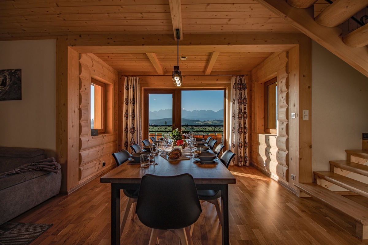 Domki u Skowyrów jadalnia